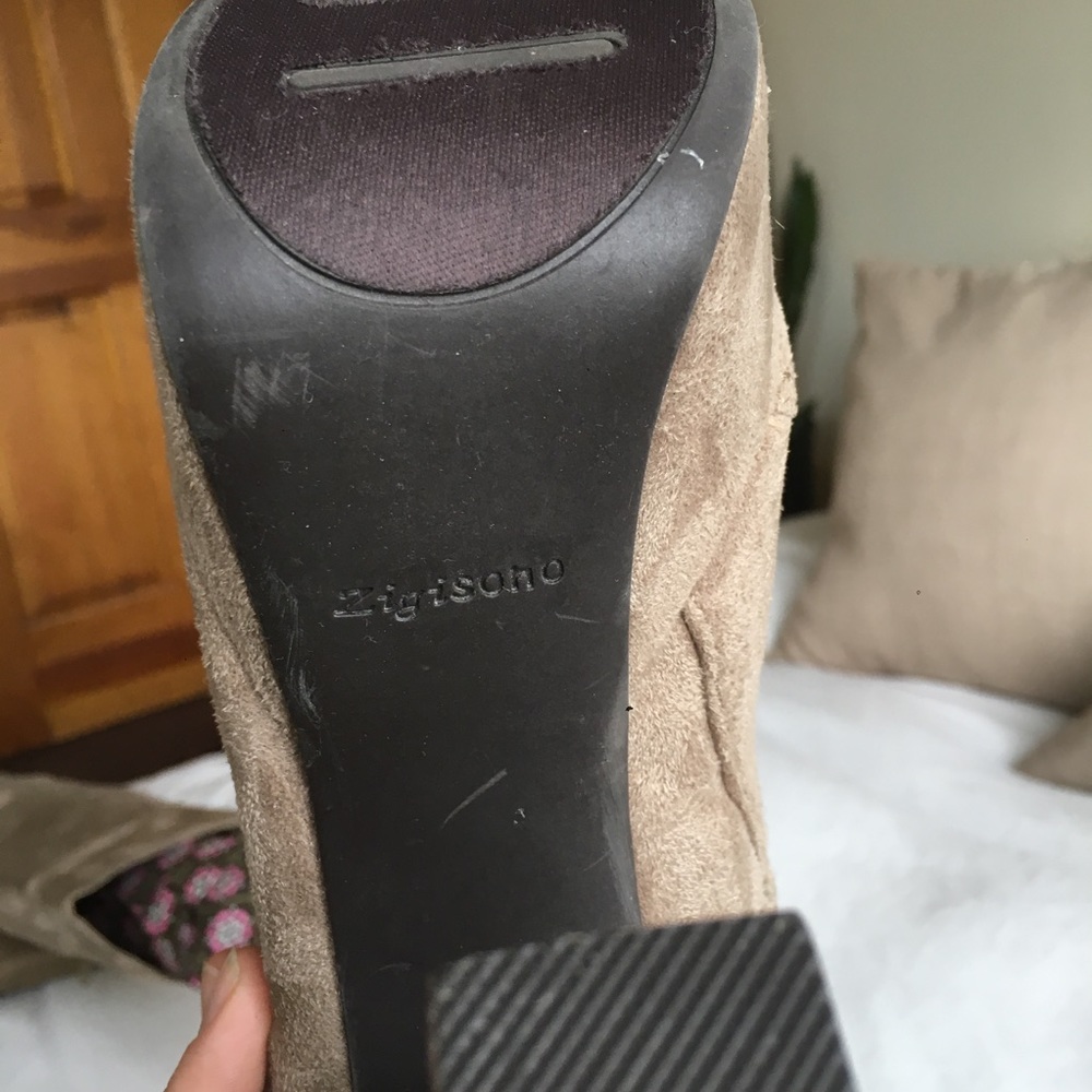 Suede Boots - Picture 7 of 8